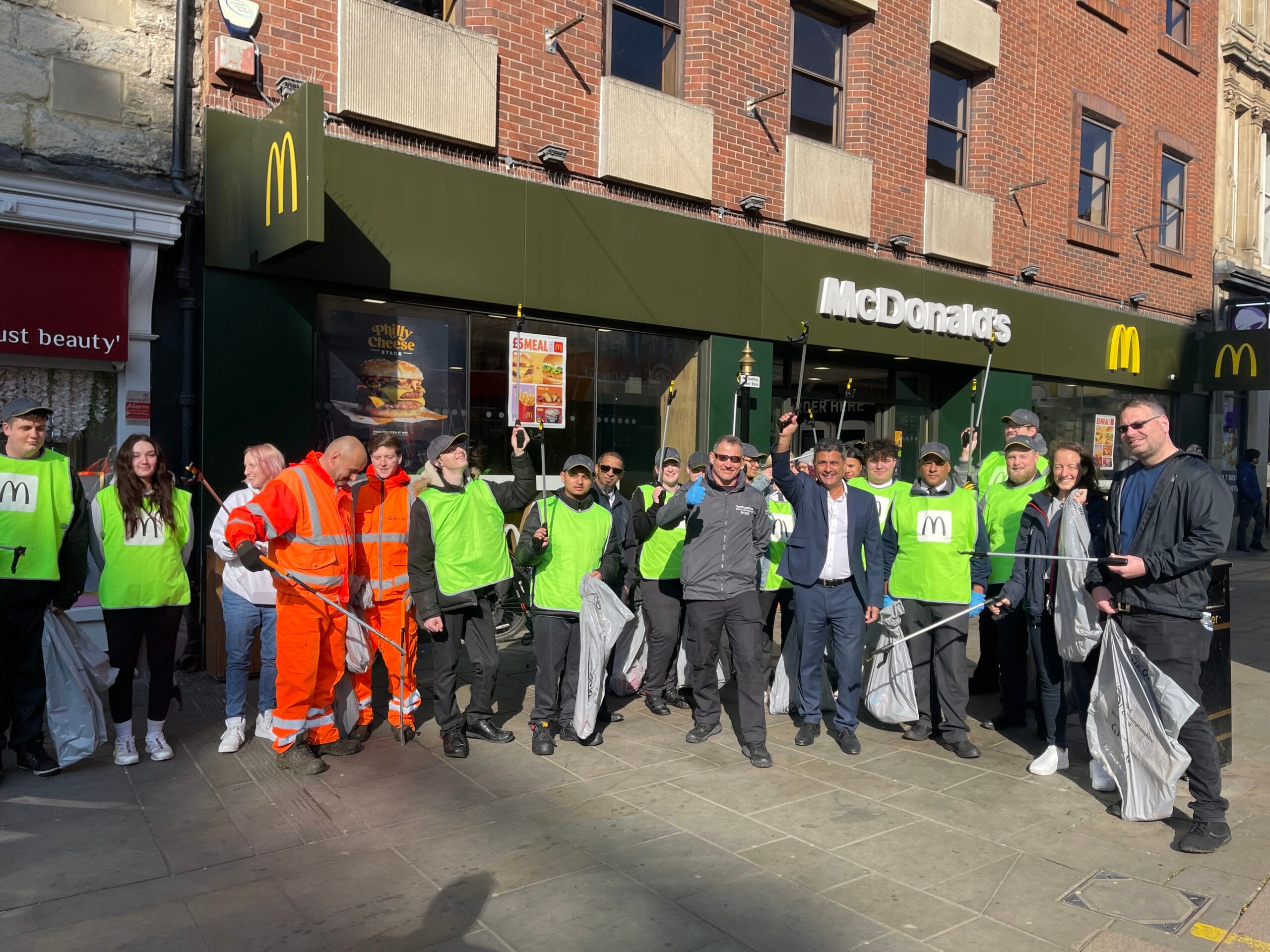 BID Tidy Day volunteers